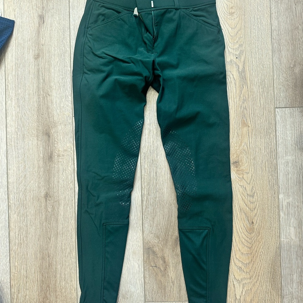 Women's Green ridding breeches.
